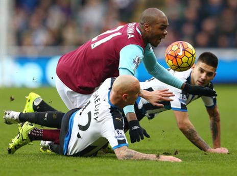 ווסטהאם מתקשה מול ניוקאסל (getty)