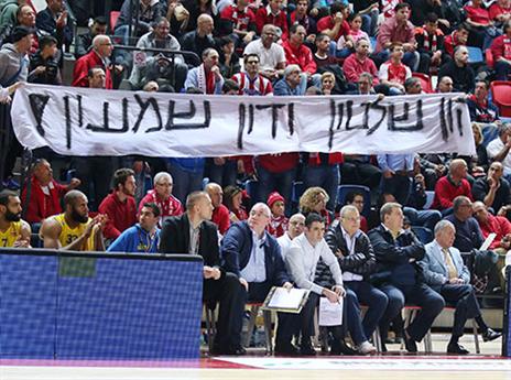 המחאה בזמן הדרבי (אלן שיבר)