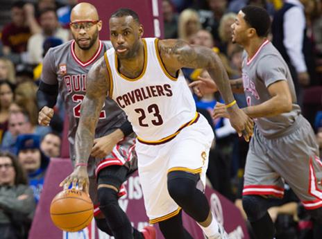 לברון. כמעט טריפל-דאבל (getty)