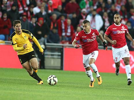 בוזגלו עם שער 2 ברציפות (אלן שיבר)