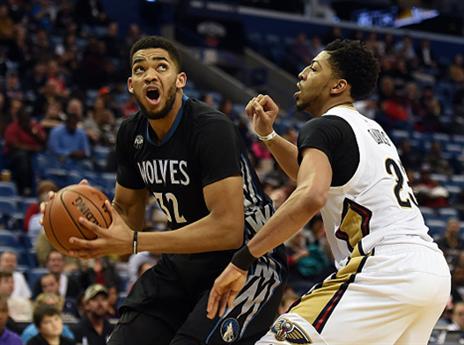 מעל כולם, לפני כולם. קארל אנתוני-טאונס ראשון (getty)