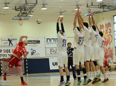 האדומים במשבר (צילום: גבי אלאלוף, הפועל ראשל"צ)