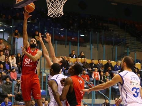 לא עזר. רות'בארט (מנהלת הליגה)