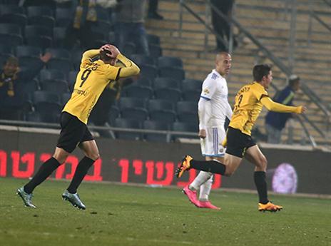 איזה גול, איזה שחקן בית. קלטינס (אלן שיבר)