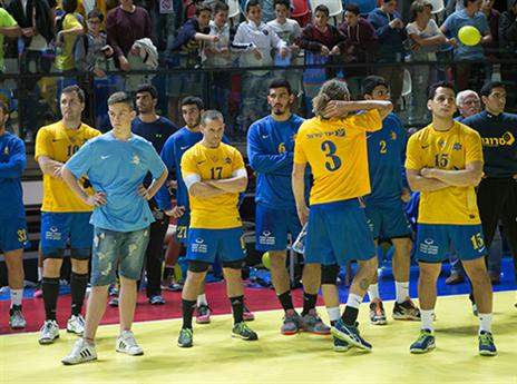 שחקני מכבי ראשל"צ מאוכזבים (עודד קרני)