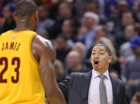 הלחץ עושה את שלו. לו ולברון (GETTYIMAGES(