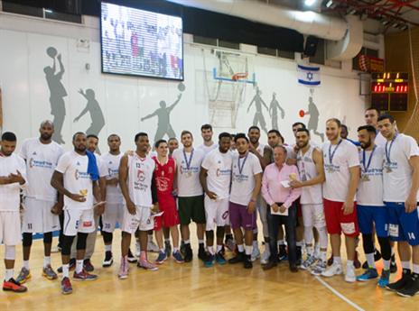 הפנינג. שחקני הליגה בסיום (צילום: איגוד הכדורסל)