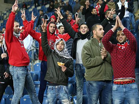 אוהדי סכנין נגד בית"ר. "יש פגיעה בקהל, אבל קטן" (אלן שיבר)