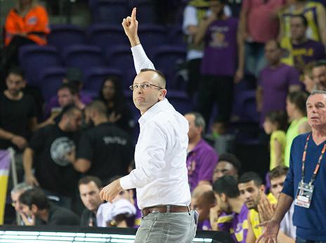 הקבוצה שלו משתפרת. שמיר (מנהלת הליגה)