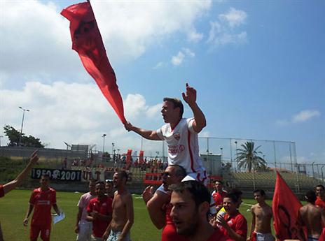 יאללה לליגה א'. טירוף במועדון האוהדים