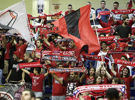 האוהדים האדומים שהגיעו לראשל"צ (אלן שיבר)