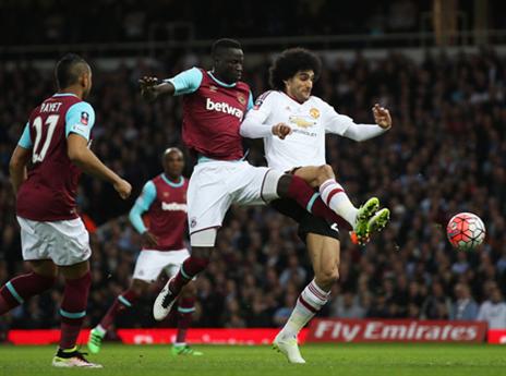 פלאיני מנסה להגיע לכדור (getty)