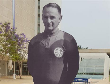 האיש שבזכותו באיירן מינכן הפכה לאימפריה, קורט לנדאואר