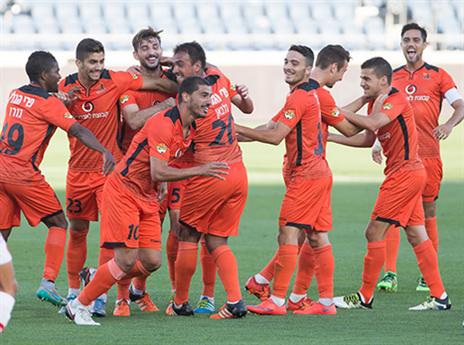 הכתומים חוגגים את השער הראשון (עודד קרני)