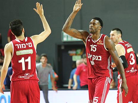 סמית' וטימור חוגגים. הפעם זה לא הספיק (צילום: אלן שיבר)