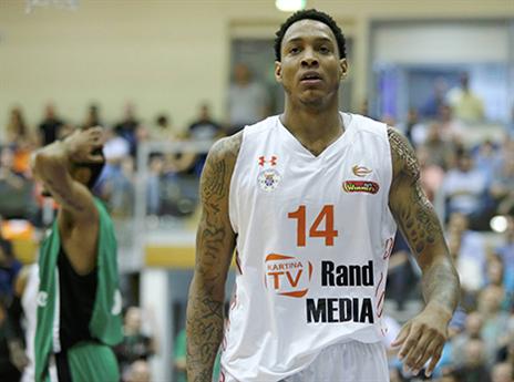 לא עצר את הקריסה ברבע ה-3. פאלמר (אלן שיבר)