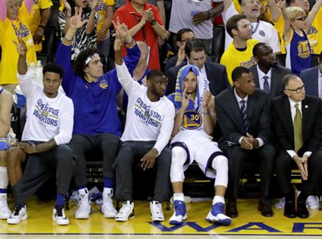 מצב רוח טוב על הספסל (gettyimages)