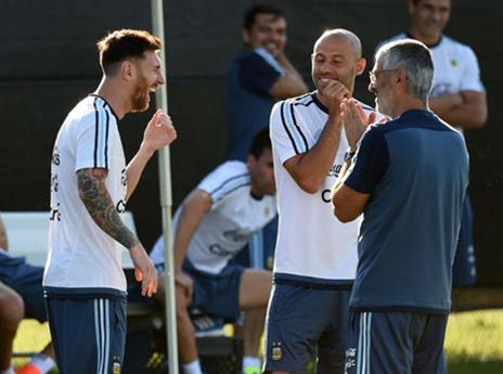 לפחות באימון הוא מחייך (AFP)