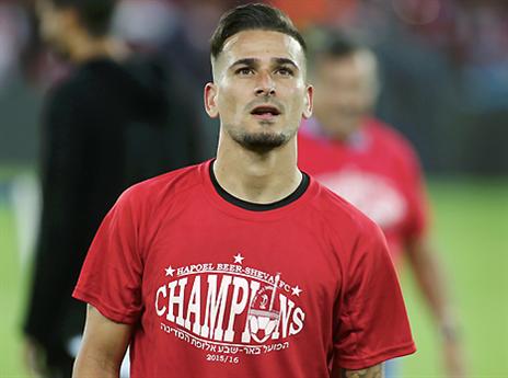 לא זז לשום מקום. בוזגלו (צילום: אלן שיבר)