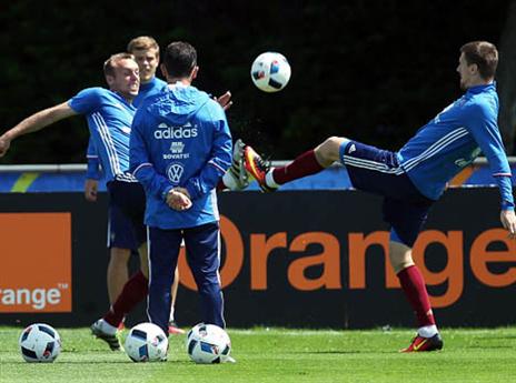 גלושקוב. שוב צפוי להישאר על הספסל (getty)