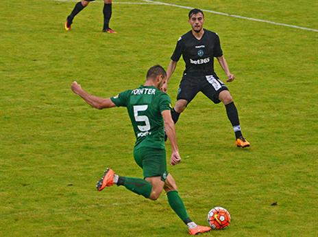 גשם כבד באוסטריה (צילום: מכבי חיפה)