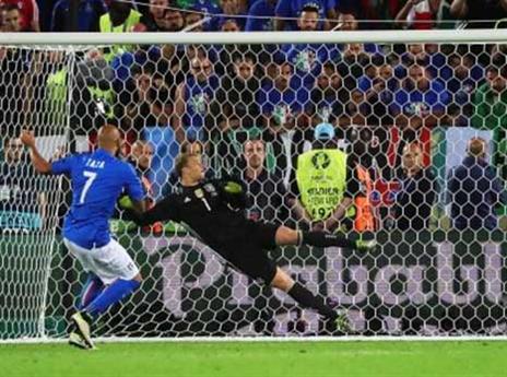 זאזה? זה לא מי שנכנס לפני דקה?