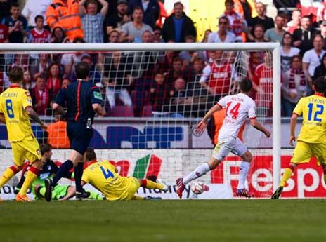 הקטור כובש את השער הנהדר מול הופנהיים (Getty)