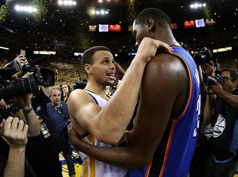 דוראנט עם קרי. בקרוב יקרעו רשתות ביחד (getty)