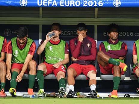 רונאלדו נפצע ויצא כבר בדקה ה-25 (getty)