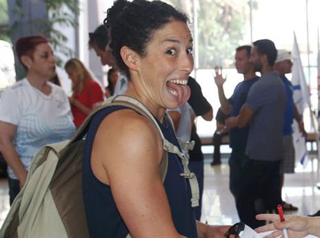 עמית עברי עושה פרצוף (אלן שיבר)