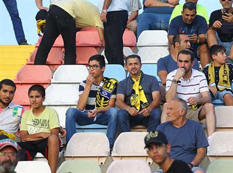 הקהל בצהוב-שחור חזר מאוכזב מראשל"צ (צילום: לירון מולדובן)