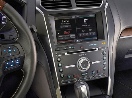 מגיע עם מערכת ניווט מובנית (יצרן)