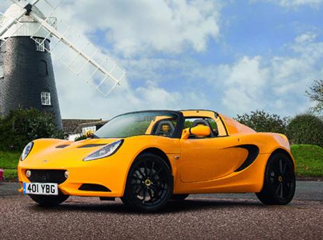 נאמנה לגישה של "פחות זה יותר"