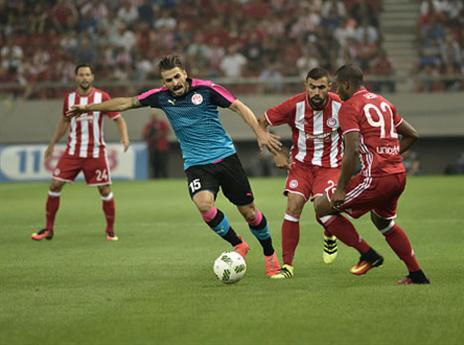 וובה בראון מול אולימפיאקוס. ביטון "הניצחון עשה שירות טוב" (getty)