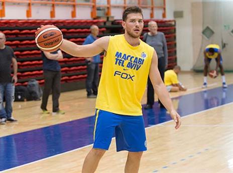 "מתרגש להתחיל עונה". מקל (עודד קרני)