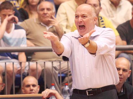 מהמאמנים הבכירים שאימנו בר"ג, אדלשטיין (שיבר)