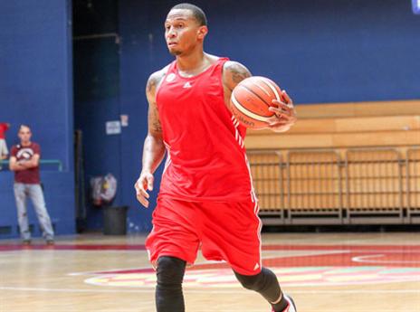 ג'רלס יאייש את הקו האחורי (דני מרון)