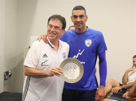 גם דודו גורש קיבל תשורה