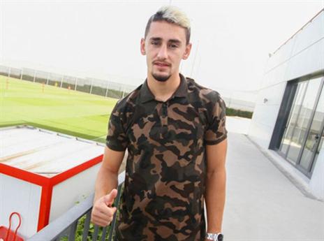 עומר אצילי. בקרוב במגרשים בספרד