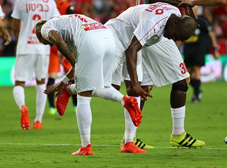 "שמח בשביל הקבוצה". וואקמה (לירון מולדובן)