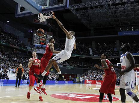 דאנק בדרך לניצחון. ראנדולף (Getty)