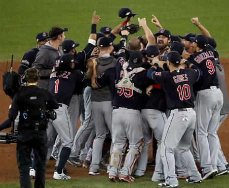 מחכים לקאבס או לדודג'רס (getty)