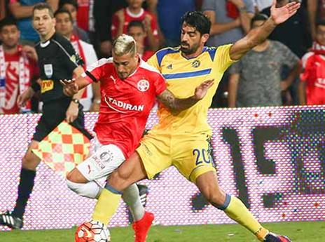 מאור בוזגלו פתח בהרכב במקום וואקמה הפצוע (דני מרון)