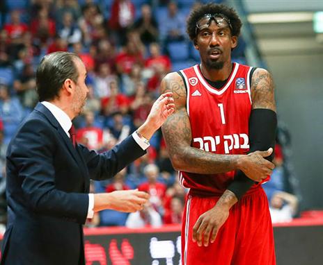 פיאניג'אני ניסה למצוא פתרונות (getty)