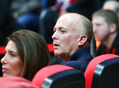 אורח ביציע. ארז אדלשטיין (דני מרון)