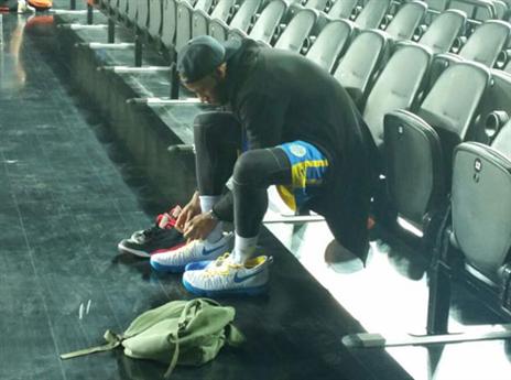 הרבה עיניים יופנו אליו