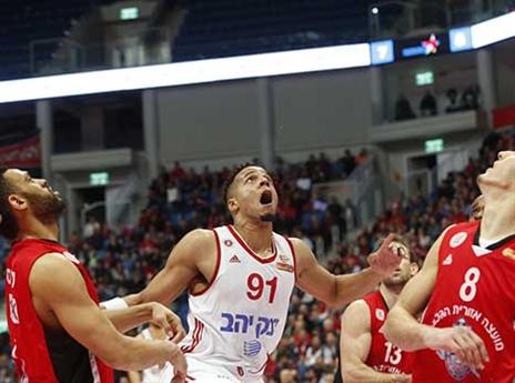 הקהל אוהב אותו. רוזפלט (מנהלת הליגה)