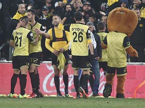 שמחה גדולה בבירה (אלן שיבר)