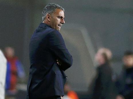 רוצה להתרחק מהקו האדום. יחזקאל (אלן שיבר)