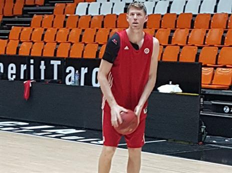 נחוש לשחק, למרות הפגיעה בכתף. פיטרסון